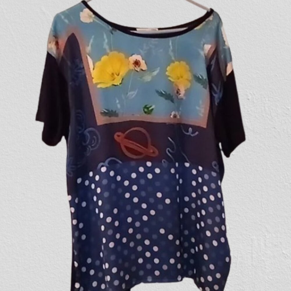ZARA WOMAN FLORAL PRINT & BLACK T-SHIRT SIZE XL. PRE-LOVED